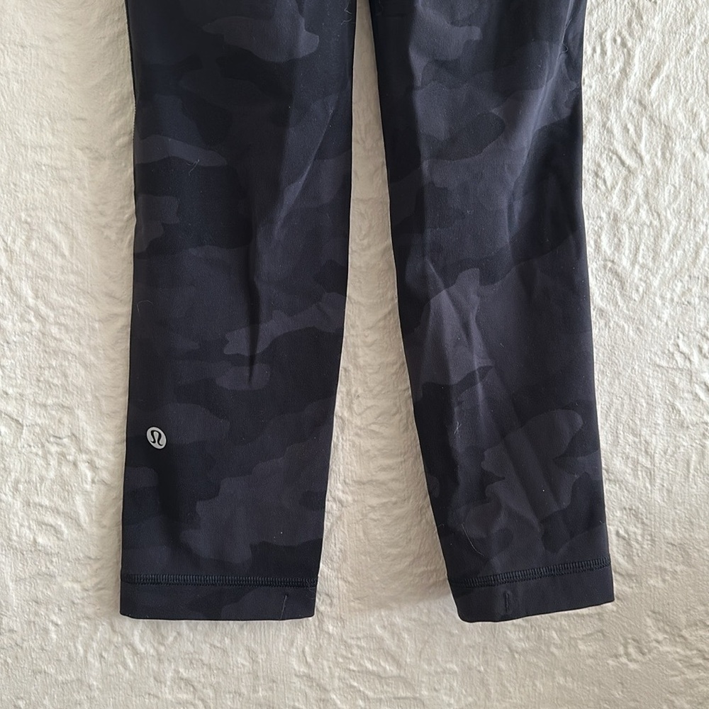 Lululemon Swift Speed High-Rise Crop 21” Heritage 365 Camo Deep Coal Leggings 0 - Picture 11 of 16